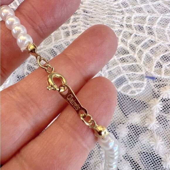 Claire’s Faux Pearl Rhinestone Necklace - Picture 4 of 7